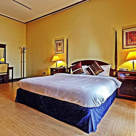 Cassells Ghantoot Hotel & Resort Buitenkant foto